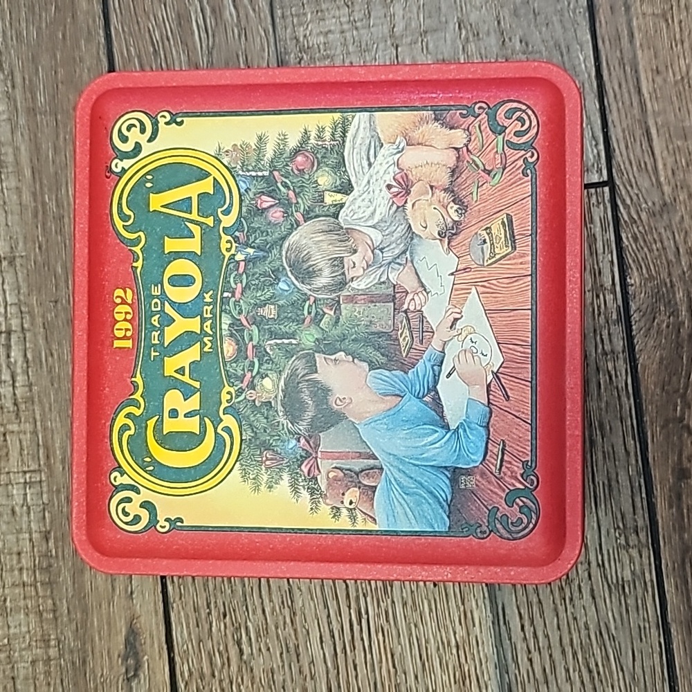 Crayola 1992 Holiday Tin complete vintage unused set
